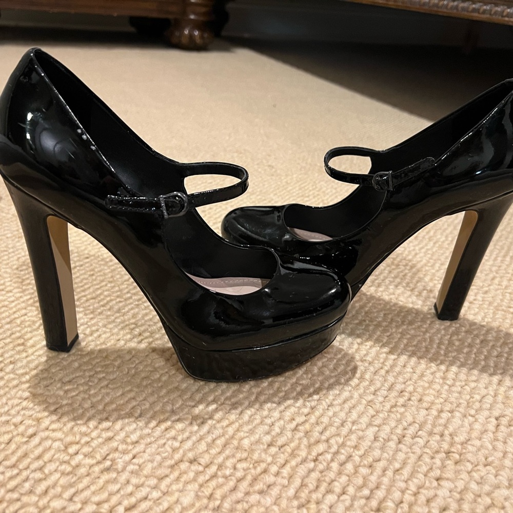 Vince Camuto black Patent heels - Picture 3 of 4